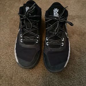 Boys kyrie basketball shoes
